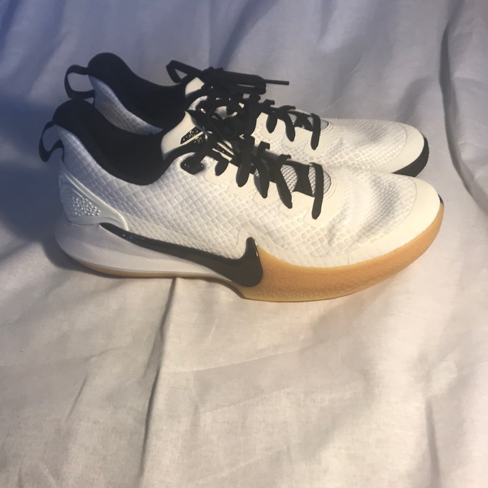 Men’s Nike Mamba Rage Basketball Shoe